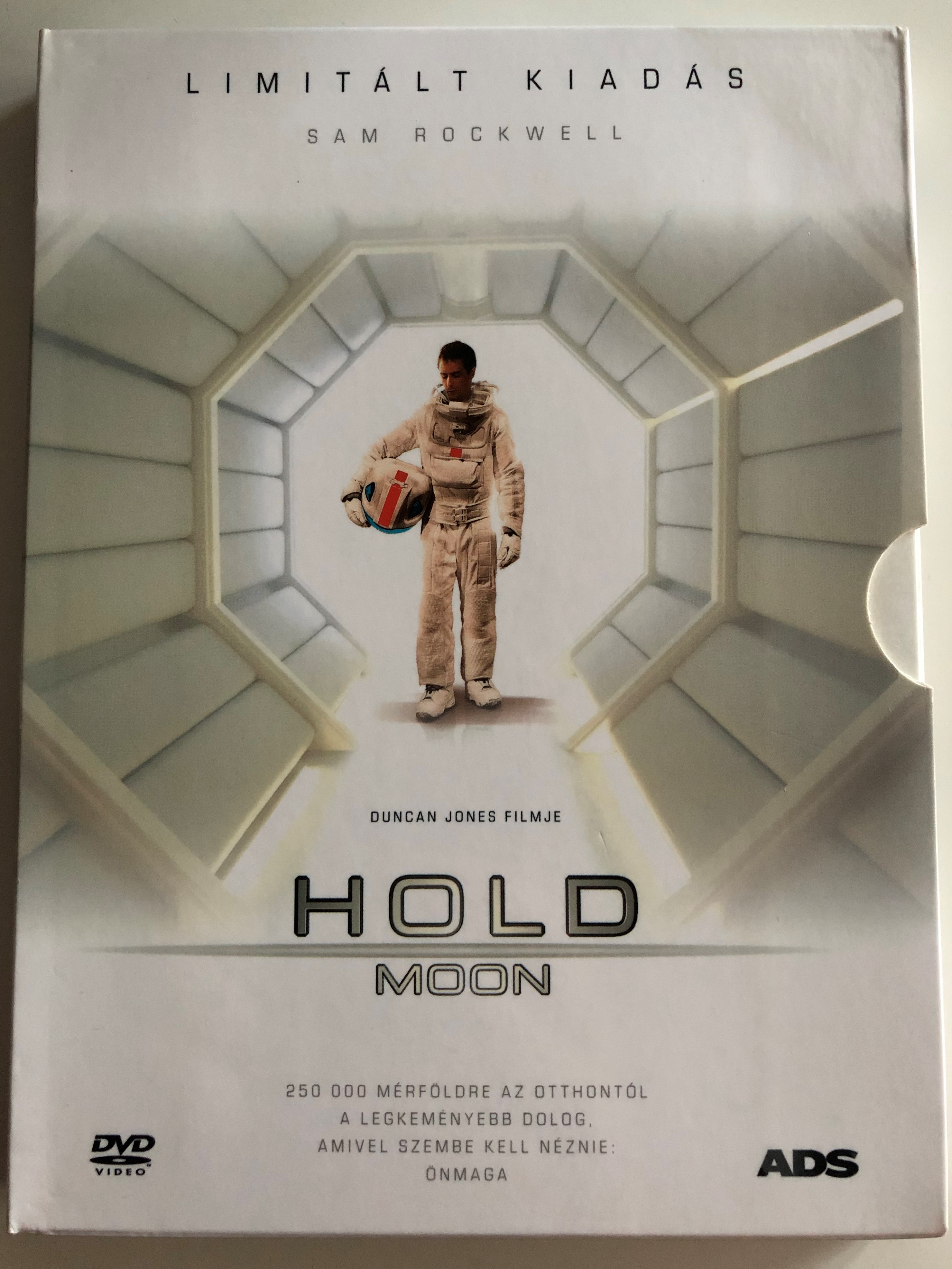 Moon DVD 2009 Hold - Limited edition 1.JPG